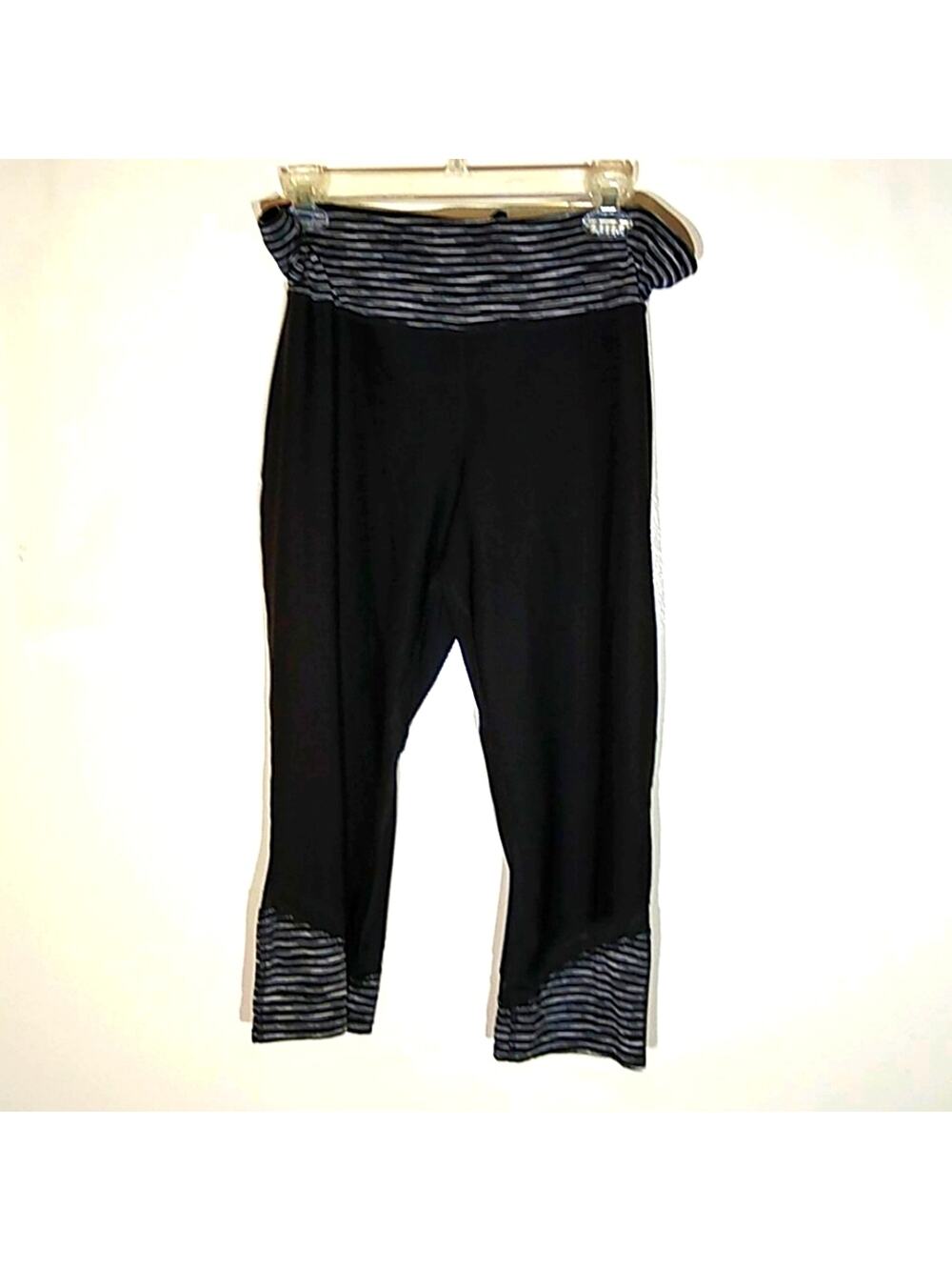 Xersion Women's Size XL Fitted Crop Pant Leggings Activewear, Athleisure
